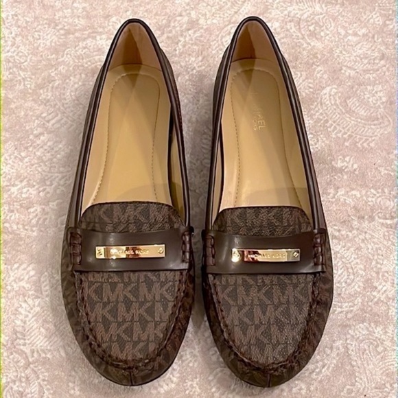 Brand New Michael Kors Brown Loafers Slip On Flats w/ Gold Tone Metal Logo Bar - Picture 16 of 16